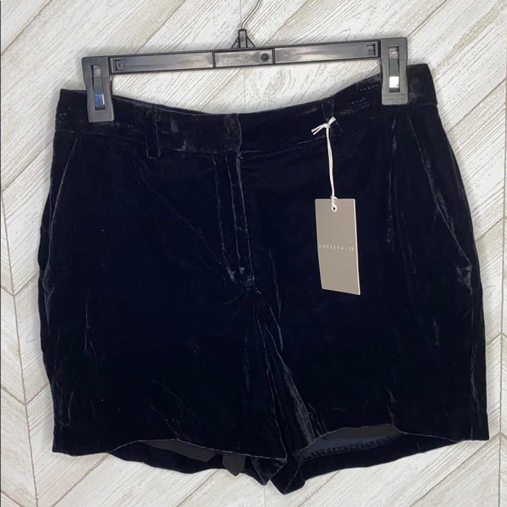NWT Chelsea28 velvet black shorts 4